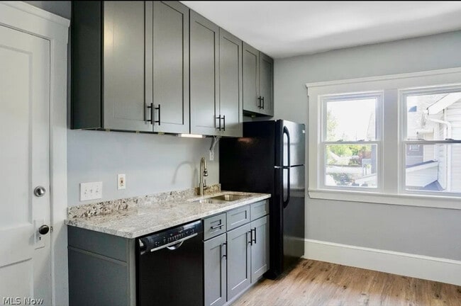 4225 W 49th St, Unit UPPR in Cleveland, OH - Building Photo - Building Photo