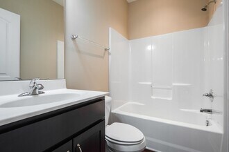 759 Maypearl Ln in Raleigh, NC - Foto de edificio - Building Photo