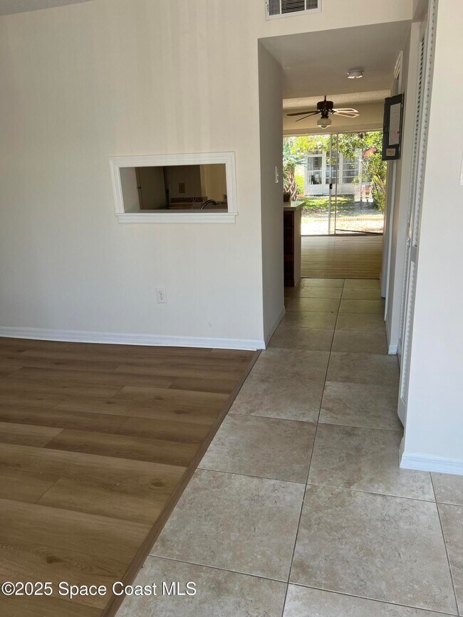243 Seaport Blvd in Cape Canaveral, FL - Building Photo - Building Photo