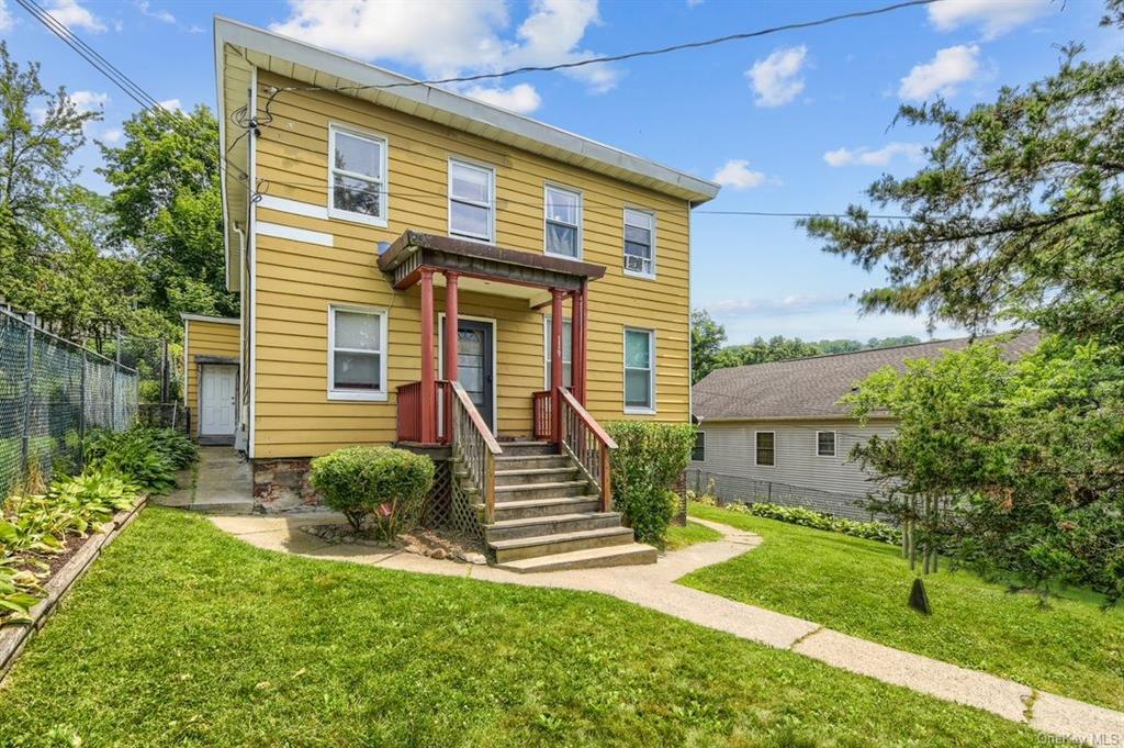 119 High St-Unit -1 in Peekskill, NY - Building Photo