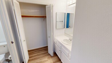 1755 Novato Blvd in Novato, CA - Building Photo - Building Photo