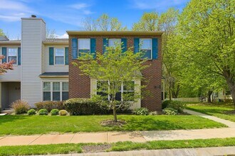 5 Whistler Dr in Freehold, NJ - Building Photo - Building Photo