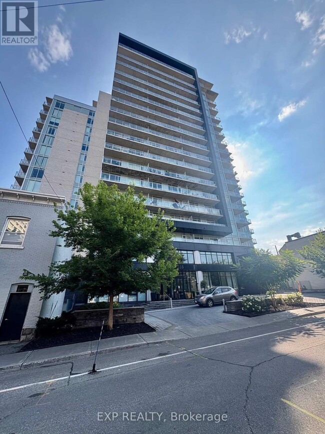 property at 255-1255 Bay St