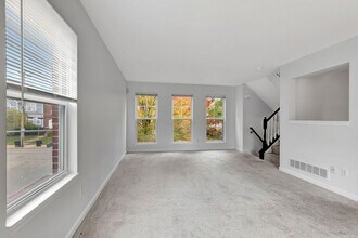 813 William Howard Taft Rd in Cincinnati, OH - Building Photo - Building Photo