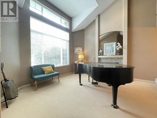 17 Hett Creek Dr in Port Moody, BC - Building Photo - Building Photo