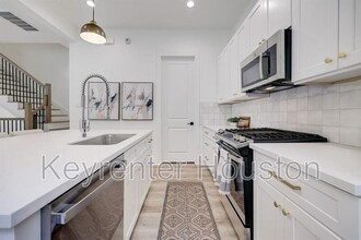 2828 Versailles Oak Ln in Houston, TX - Building Photo - Building Photo