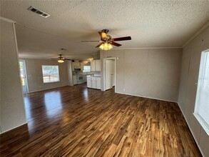 35108 Forest Lake Rd in Leesburg, FL - Foto de edificio - Building Photo