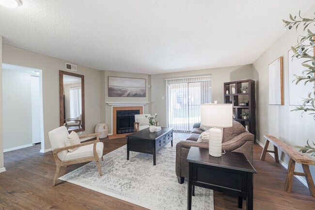 Cross Creek in Plano, TX - Foto de edificio - Building Photo