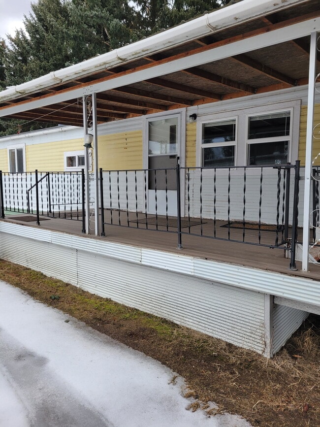 2841 Whitefish Stage in Kalispell, MT - Building Photo - Building Photo