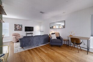 2806 Rae Dell Ave in Austin, TX - Building Photo