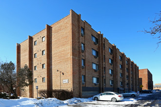 Catherine Courts in Chicago, IL - Foto de edificio - Building Photo