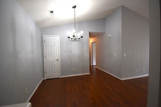 5805 Battery Dr in Greensboro, NC - Foto de edificio - Building Photo