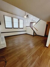 1015 E Redwood Rd in Derby, KS - Foto de edificio - Building Photo