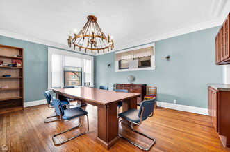 1347 E Hyde Park Blvd in Chicago, IL - Building Photo - Building Photo