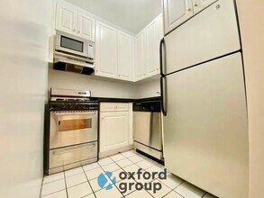 125 E 24th St in New York, NY - Building Photo - Building Photo