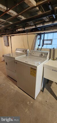 3288 Cedar St photo'