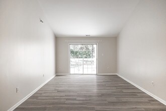 1396 Tristram Cir in Mantua, NJ - Building Photo - Building Photo