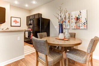 The Bradford at Easton Apartment Homes in Columbus, OH - Foto de edificio - Building Photo