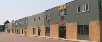 2200-2212 W Madison St in Sioux Falls, SD - Building Photo