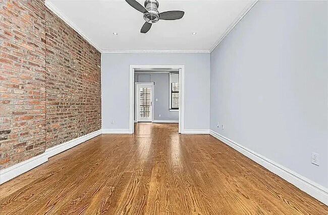 722 10th Ave in New York, NY - Building Photo - Building Photo