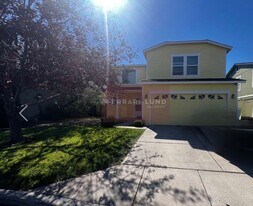 7490 Hebrides Ct in Reno, NV - Building Photo