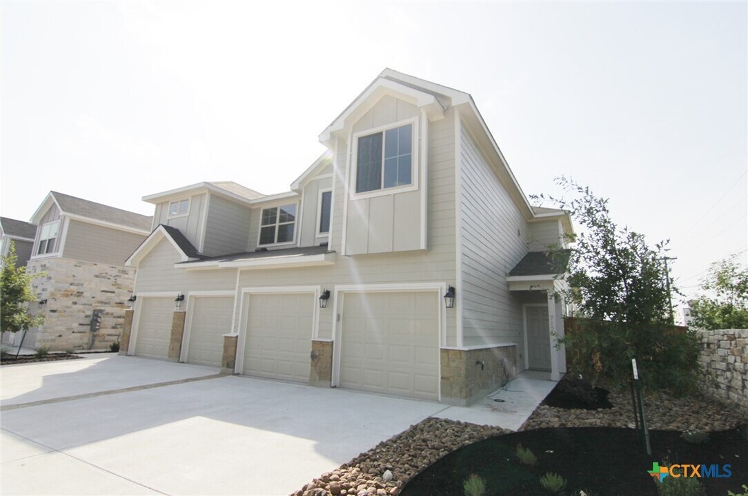 712 Gristmill Dr in New Braunfels, TX - Building Photo