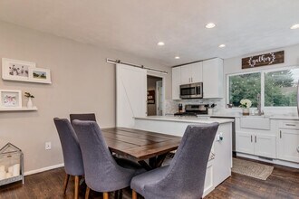 3388 S Holly St in Denver, CO - Foto de edificio - Building Photo