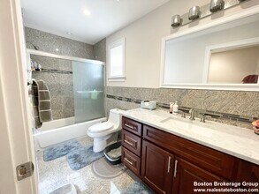 32 Sumner St, Unit #1 in Boston, MA - Building Photo - Building Photo