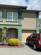 69 Tiara Ct in Blakely, PA - Foto de edificio - Building Photo