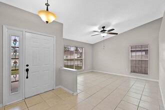 8214 Rain Forest Dr in Orlando, FL - Building Photo - Building Photo