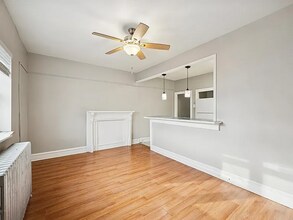 7212 Oxford Ave in Philadelphia, PA - Building Photo - Building Photo