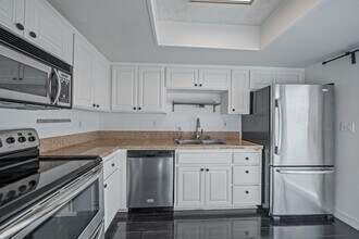 3676 Bancroft St in San Diego, CA - Building Photo - Building Photo