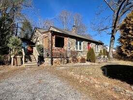 20 Bell Rd in Asheville, NC - Building Photo