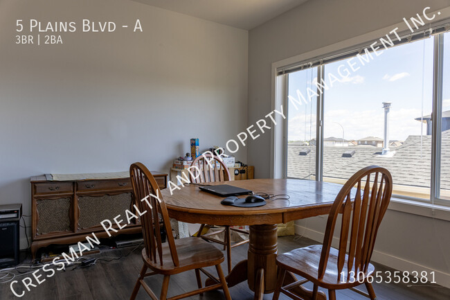 5 Plains Blvd in Pilot Butte, SK - Building Photo - Building Photo