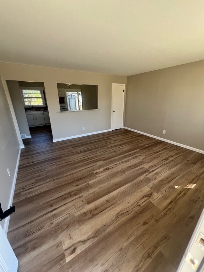 11117 Florence Ave in St. Ann, MO - Building Photo - Building Photo