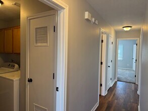 1802 Sara Dr in College Station, TX - Foto de edificio - Building Photo