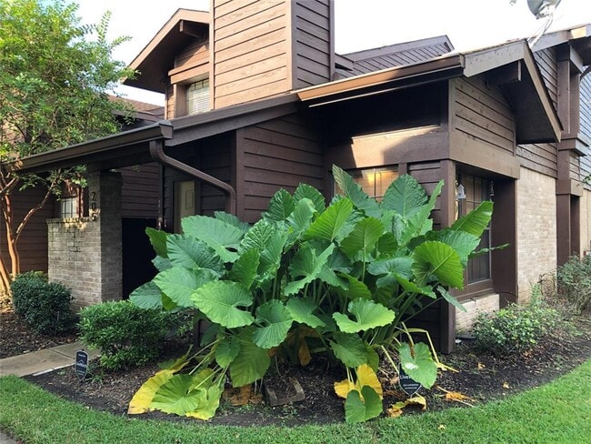 property at 2611 Grants Lake Blvd
