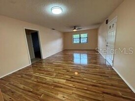 8199 Terrace Garden Dr in St. Petersburg, FL - Building Photo