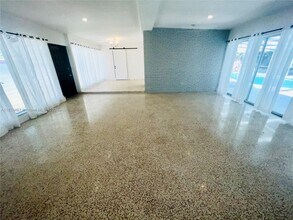 1931 NE 186th Dr in North Miami Beach, FL - Building Photo - Building Photo