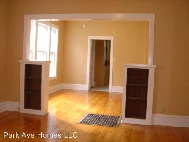 1906 Pierce St NE in Minneapolis, MN - Building Photo - Building Photo
