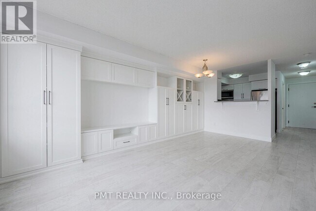 700-2700 Humberwood Blvd in Toronto, ON - Building Photo - Building Photo