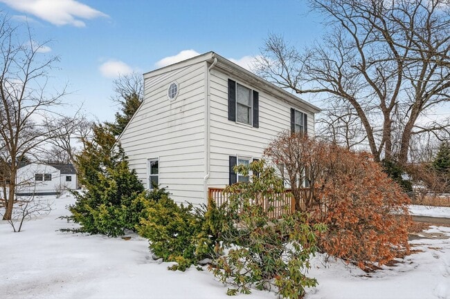 24 Steinhardt Ave in Old Bridge, NJ - Building Photo - Building Photo