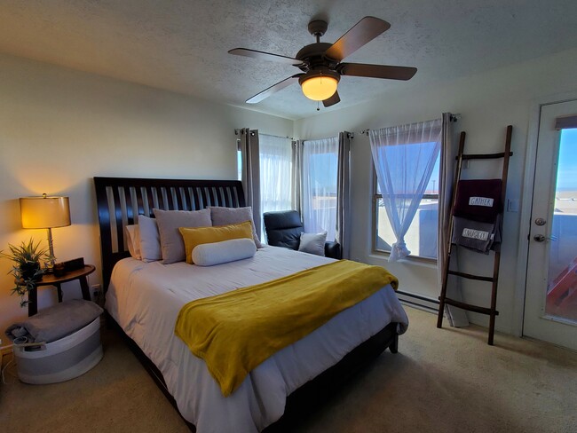 12700 Desert Sky Ave NE in Albuquerque, NM - Foto de edificio - Building Photo