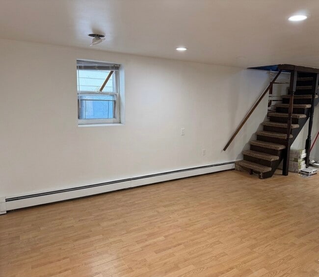 193 E 1st St, Unit 3 in Clifton, NJ - Building Photo - Building Photo