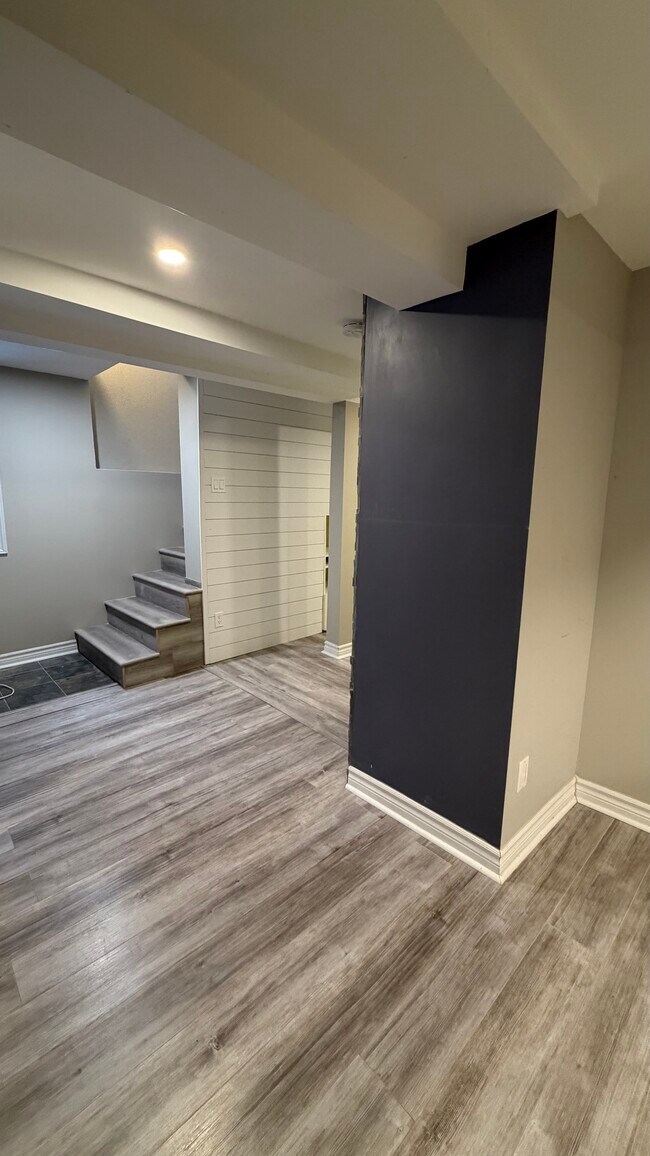 135 Hawthorne Ave in Ottawa, ON - Building Photo - Building Photo