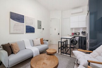 317 E 78th St in New York, NY - Building Photo - Building Photo