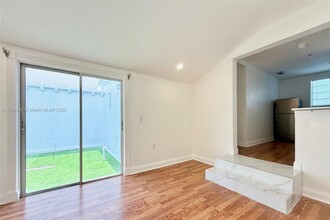 1440 Pennsylvania Ave in Miami Beach, FL - Building Photo - Building Photo