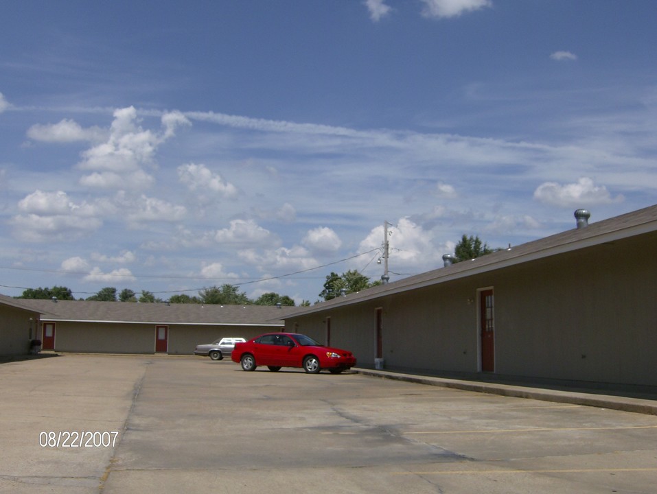 Maple Leaf Apartments in Jonesboro, AR - Building Photo