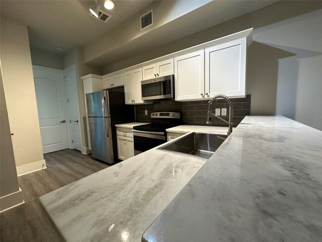 property at 2727 Houston Ave