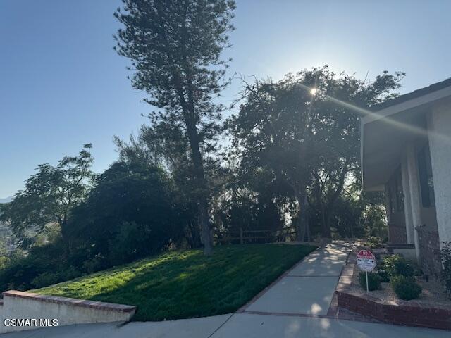 2485 E Hillcrest Dr in Thousand Oaks, CA - Building Photo - Building Photo